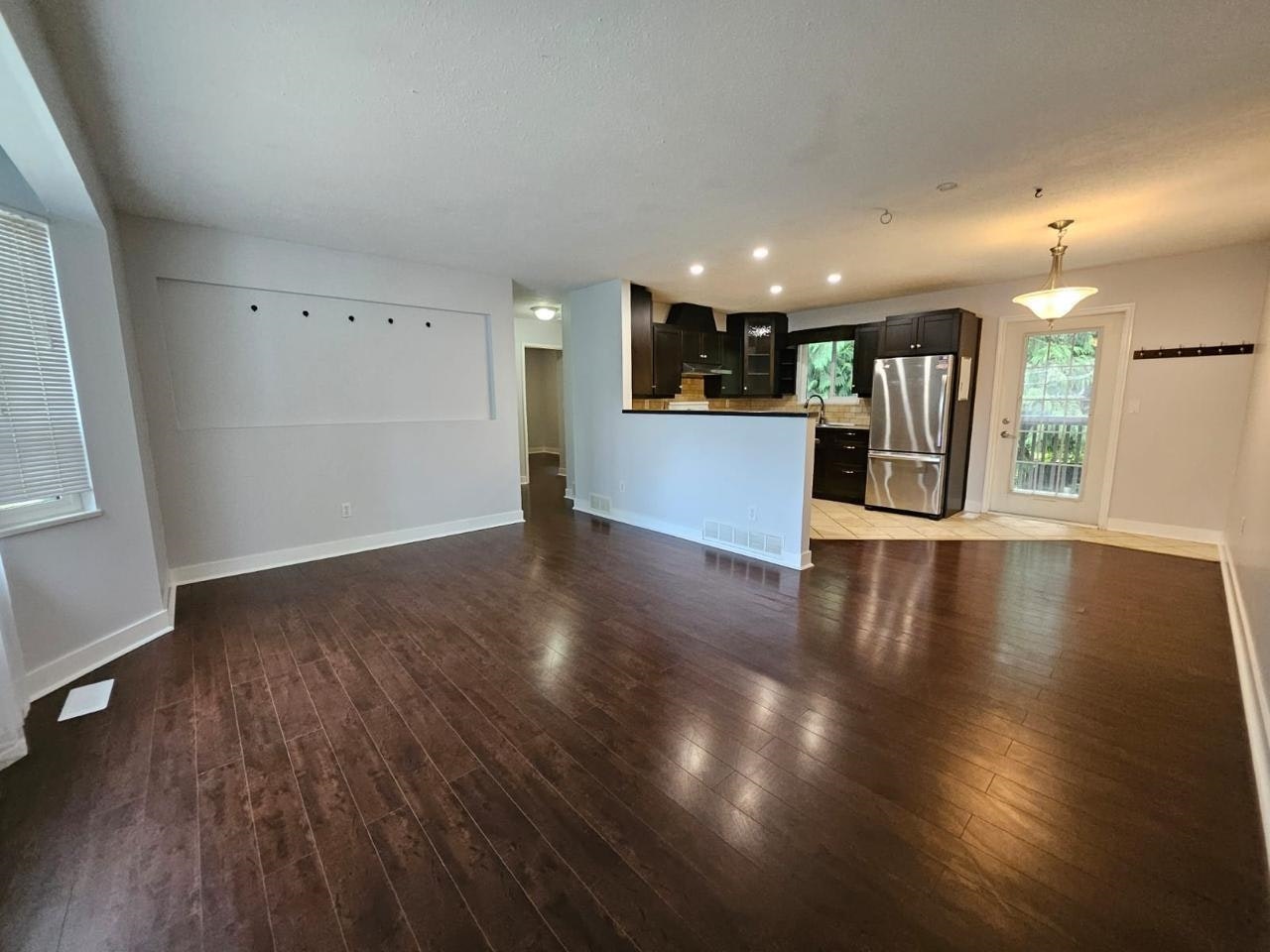 15118 91a Street, Surrey, BC, V3R 6X1 - 2