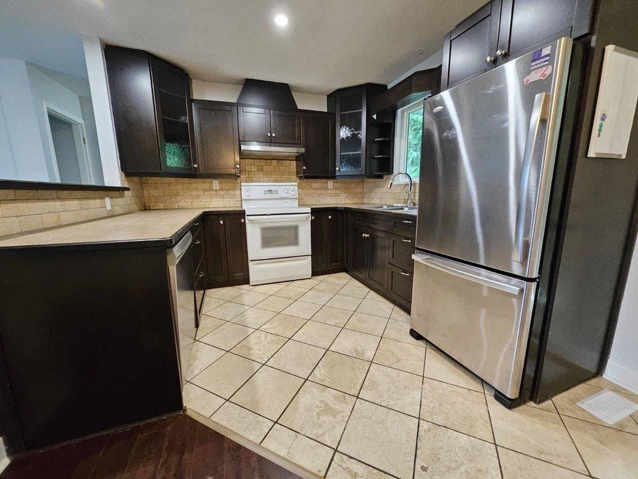 15118 91a Street, Surrey, BC, V3R 6X1 - 5