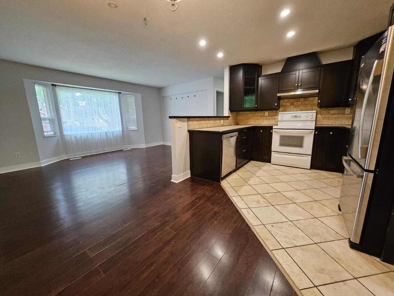 15118 91a Street, Surrey, BC, V3R 6X1 - 4