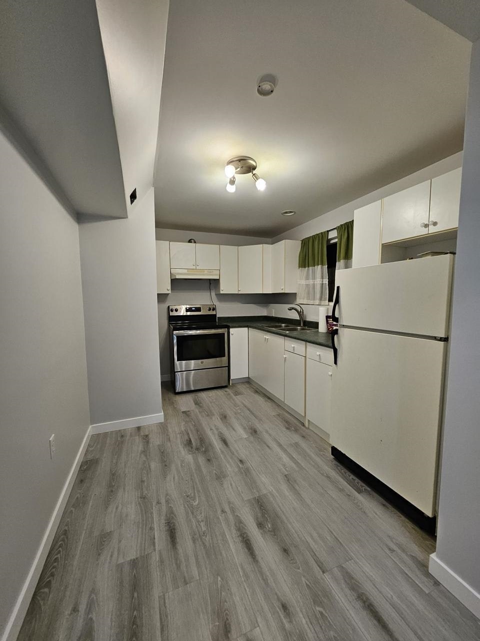 15118 91a Street, Surrey, BC, V3R 6X1 - 16