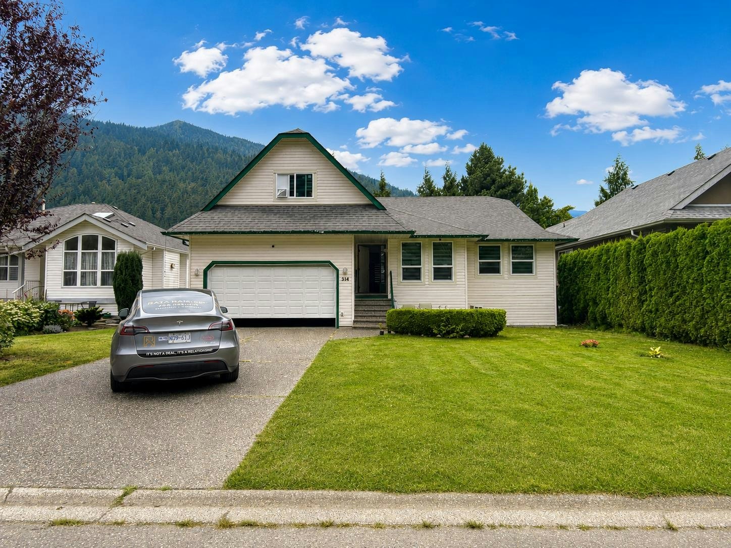 314 Miami River Drive, Harrison Hot Springs, BC, V0M 1K0