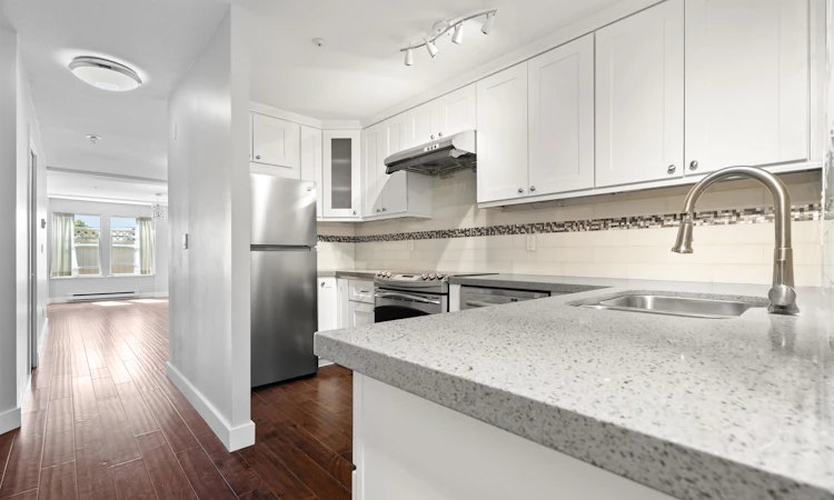 211-5723 Balsam Street