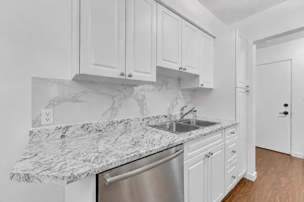 1-1420 Chesterfield Avenue, North Vancouver, BC, V7M 2N4 - 8