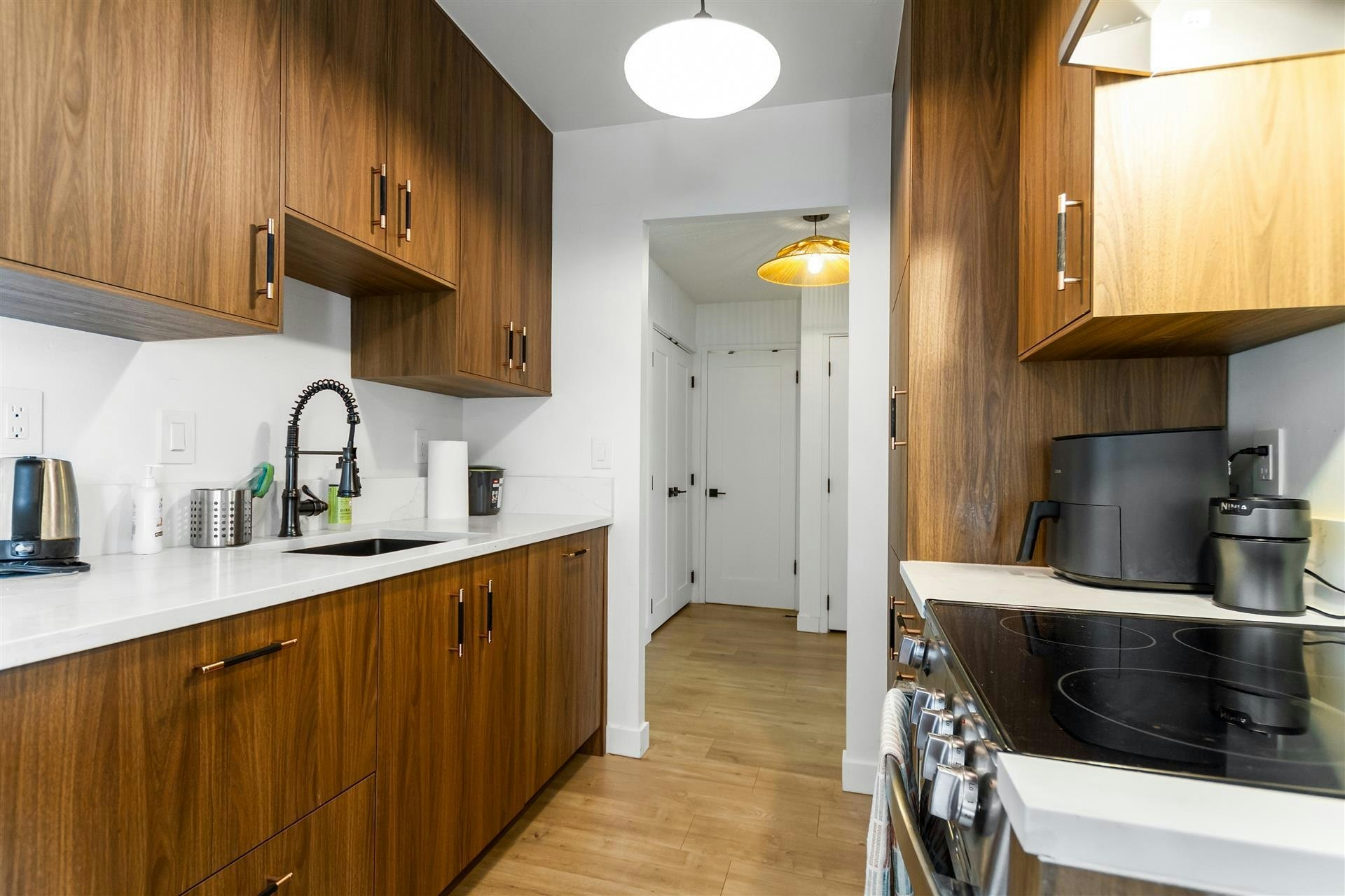 204-2240 Wall Street, Vancouver, BC, V5L 1B6 - 5