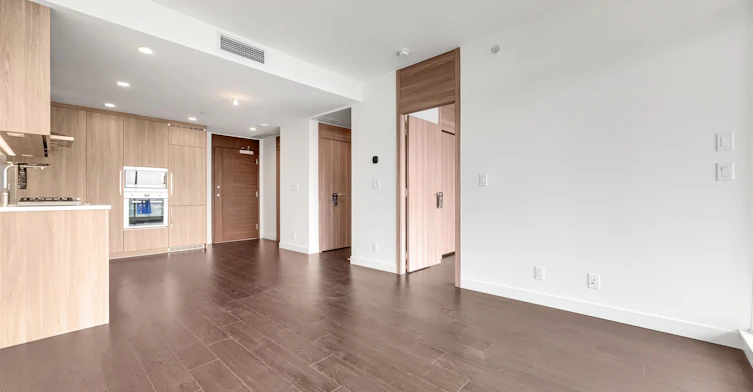 16xx-4890 Lougheed Highway, Burnaby, BC, V5C 0N2 - 4