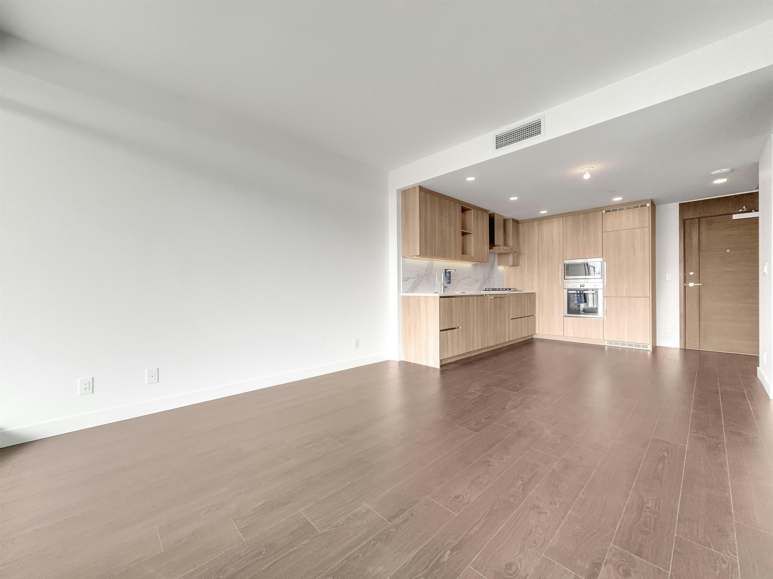 16xx-4890 Lougheed Highway, Burnaby, BC, V5C 0N2 - 3