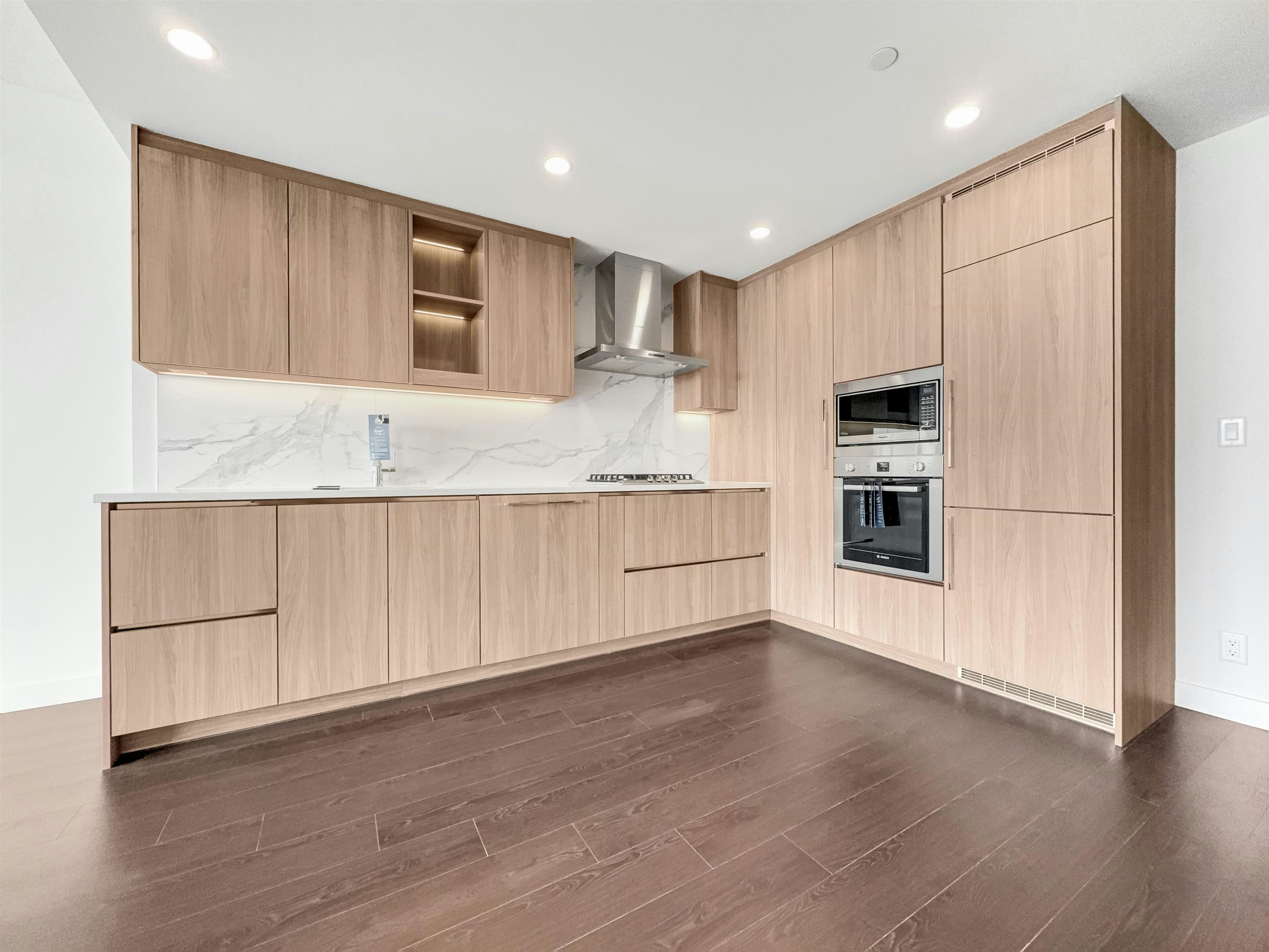 16xx-4890 Lougheed Highway, Burnaby, BC, V5C 0N2