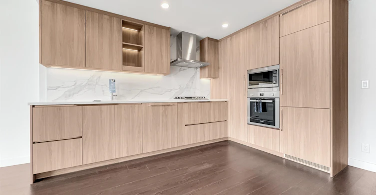 16xx-4890 Lougheed Highway, Burnaby, BC, V5C 0N2