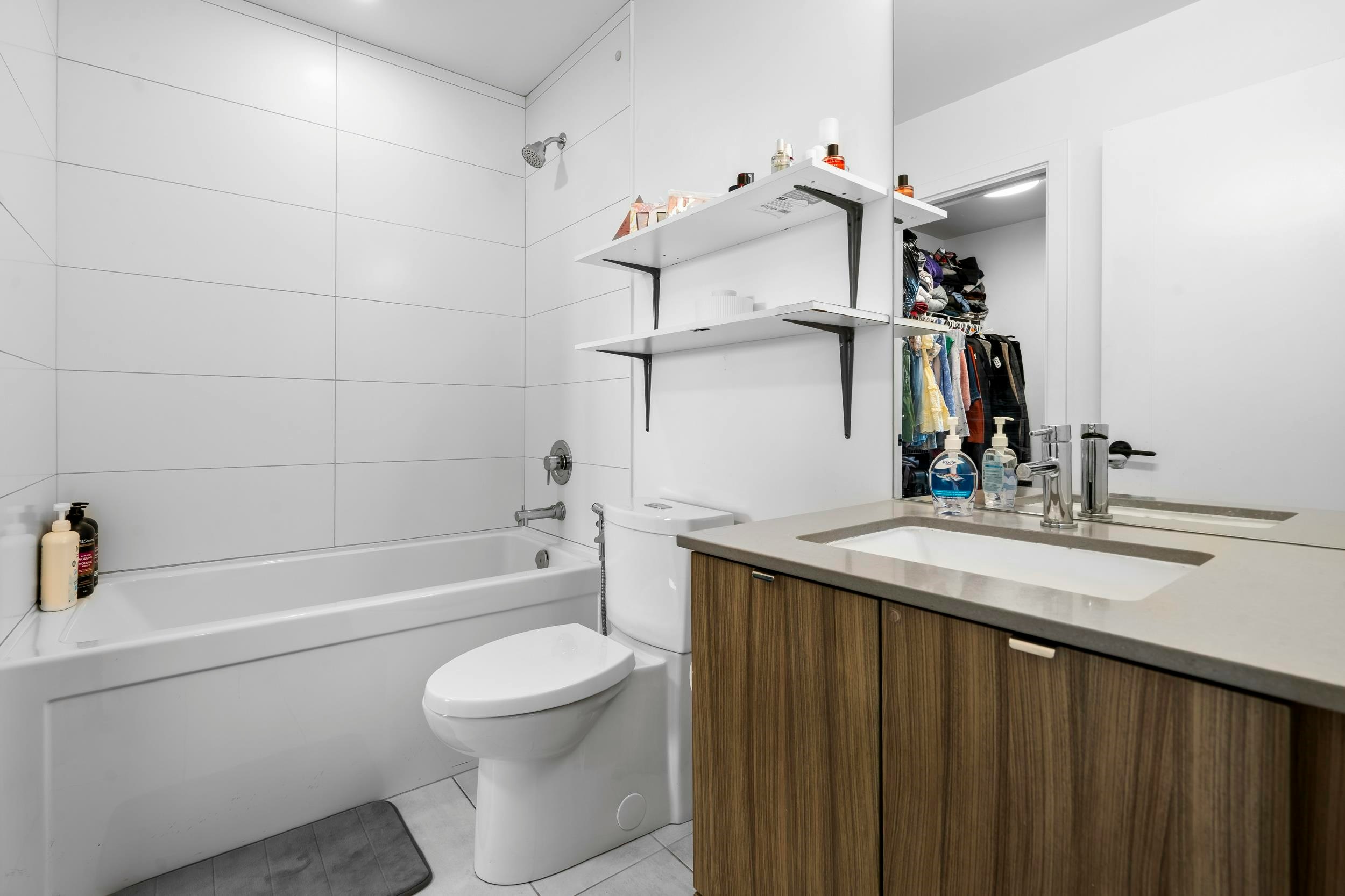 610-32828 Landeau Place, Abbotsford, BC, V2S 6S6 - 24