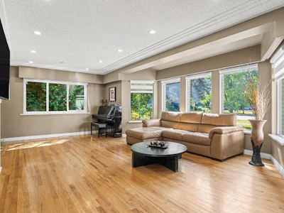 677 Gatensbury Street - 4