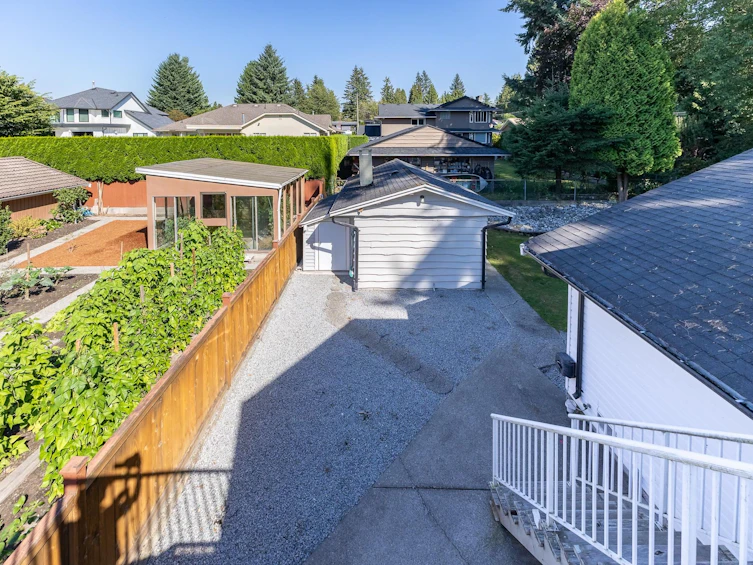677 Gatensbury Street, Coquitlam, BC, V3J 5G9 - 25