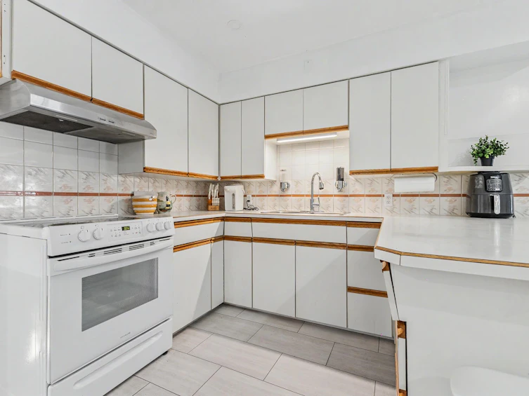 677 Gatensbury Street, Coquitlam, BC, V3J 5G9 - 8