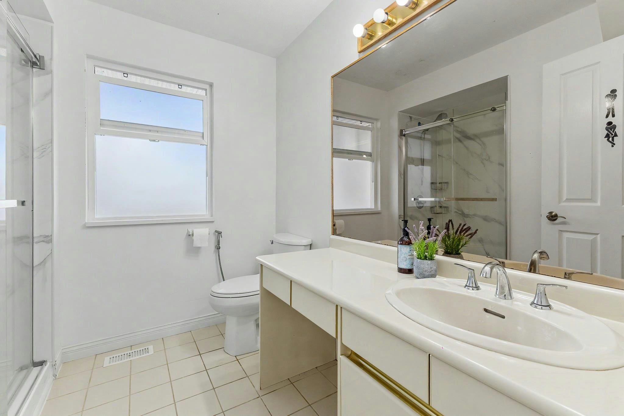 677 Gatensbury Street, Coquitlam, BC, V3J 5G9 - 14