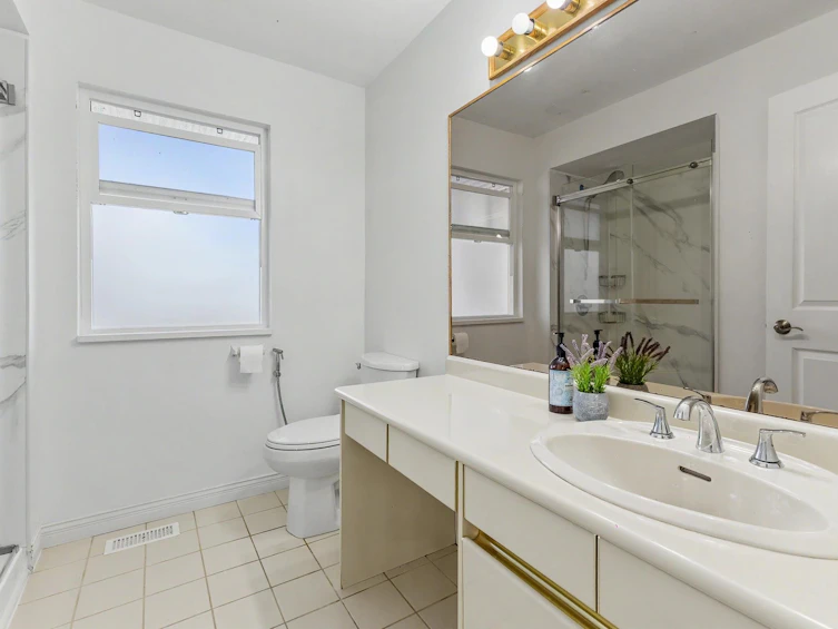 677 Gatensbury Street, Coquitlam, BC, V3J 5G9 - 14