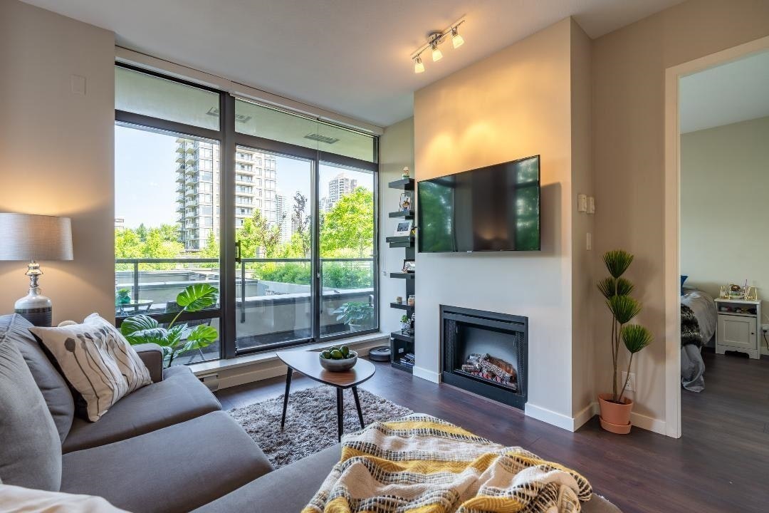 305-2345 Madison Avenue, Burnaby, BC, V5C 0B4 - 3
