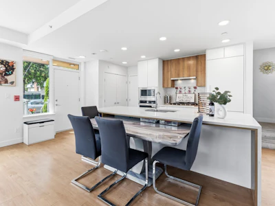 3-10160 133 Street - 4