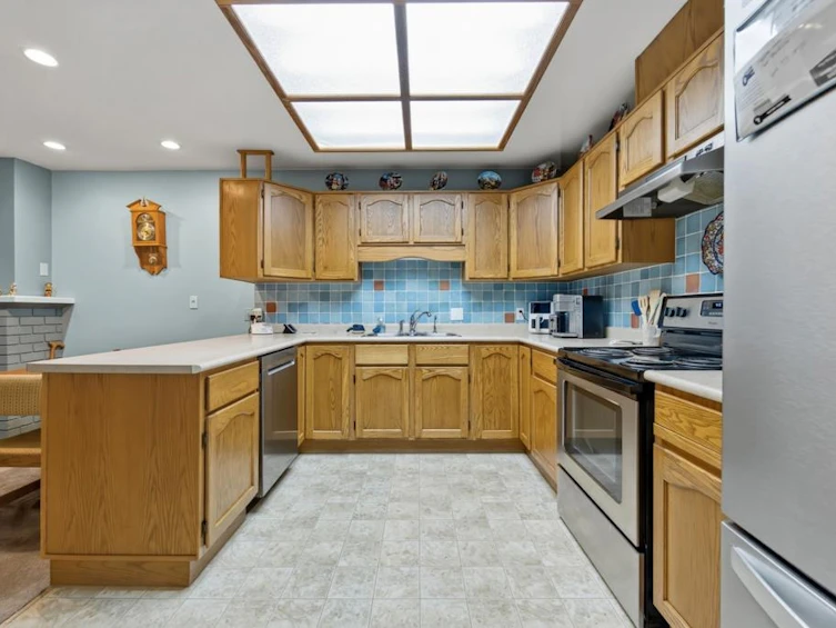7-18960 Advent Road, Pitt Meadows, BC, V3Y 2G4 - 10