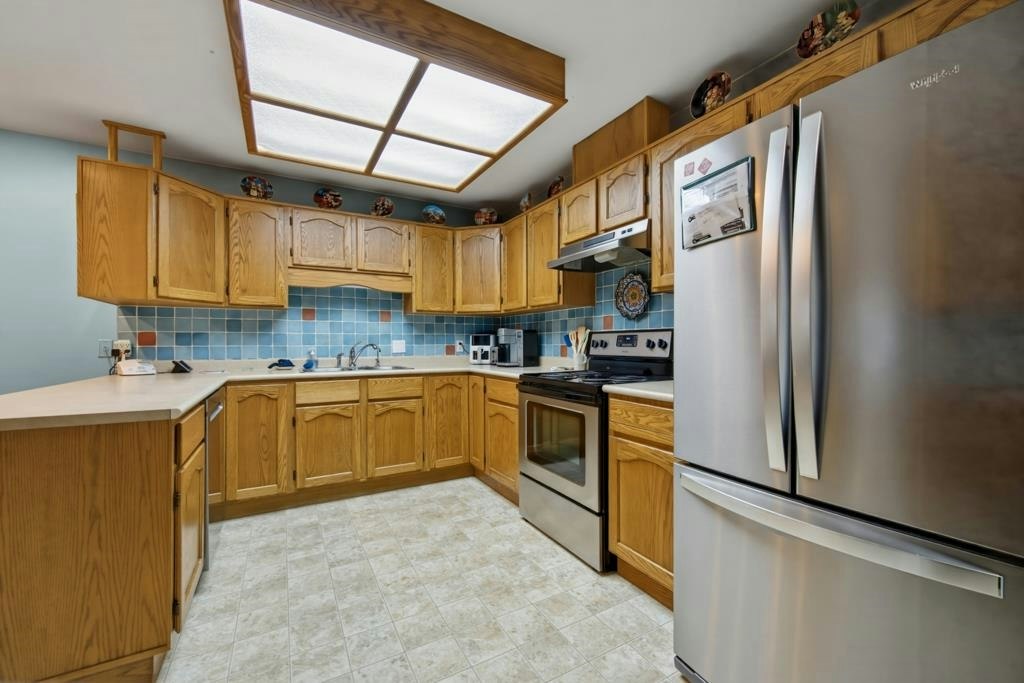 7-18960 Advent Road, Pitt Meadows, BC, V3Y 2G4 - 14