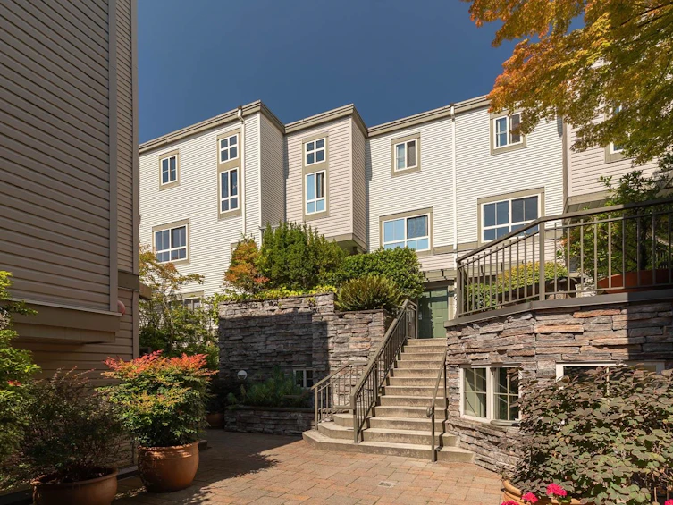 34-2375 W Broadway, Vancouver, BC, V6K 2E6