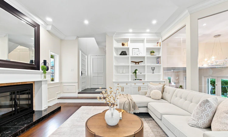 4245 Nautilus Close
