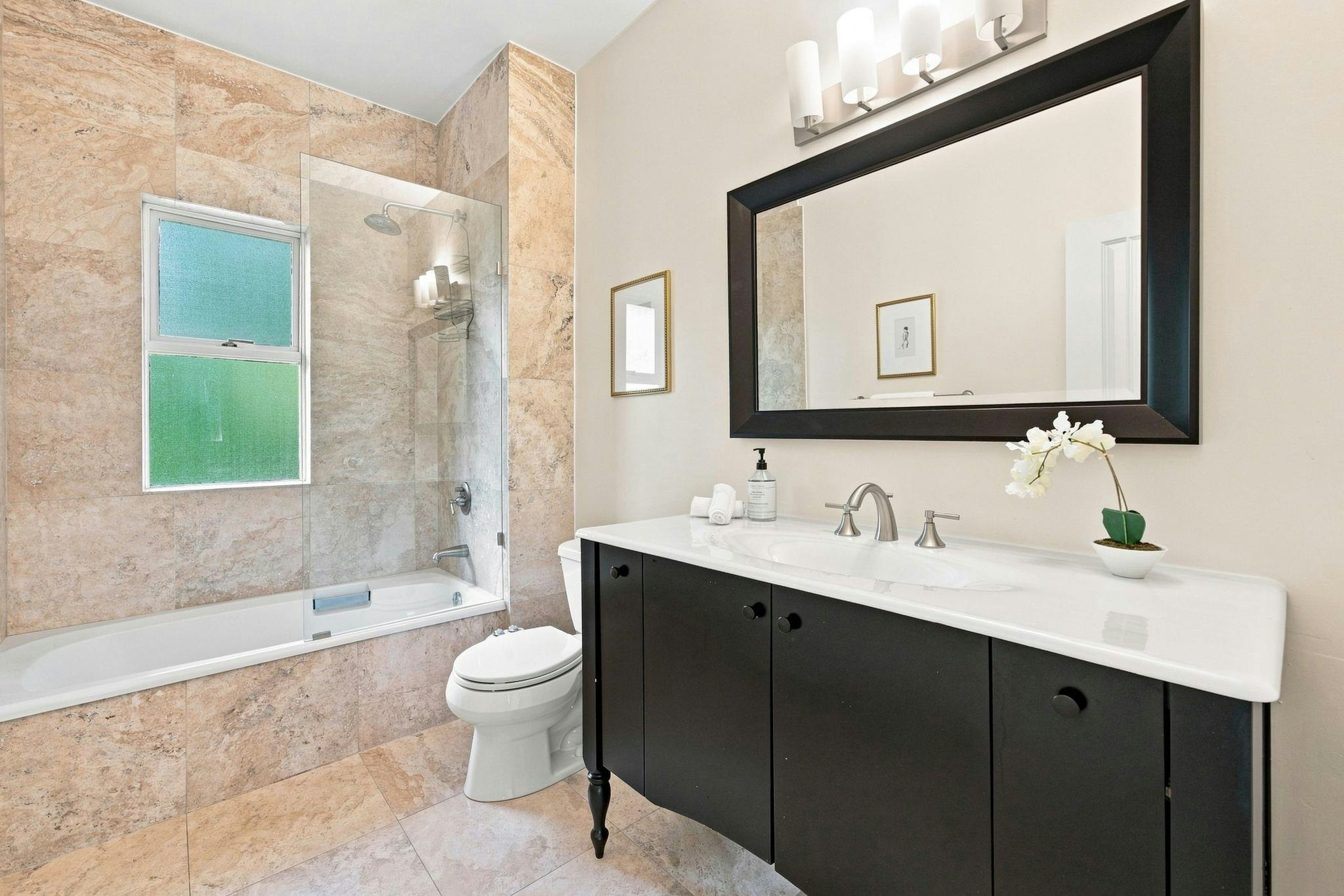 4245 Nautilus Close, Vancouver, BC, V6R 4L1 - 26