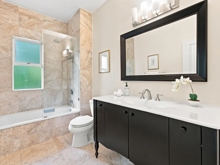 4245 Nautilus Close, Vancouver, BC, V6R 4L1 - 26