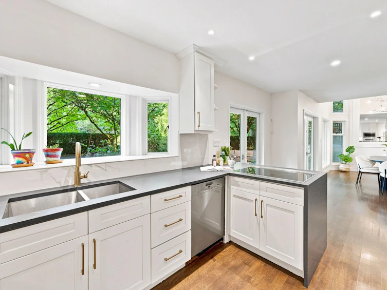 4245 Nautilus Close, Vancouver, BC, V6R 4L1 - 8