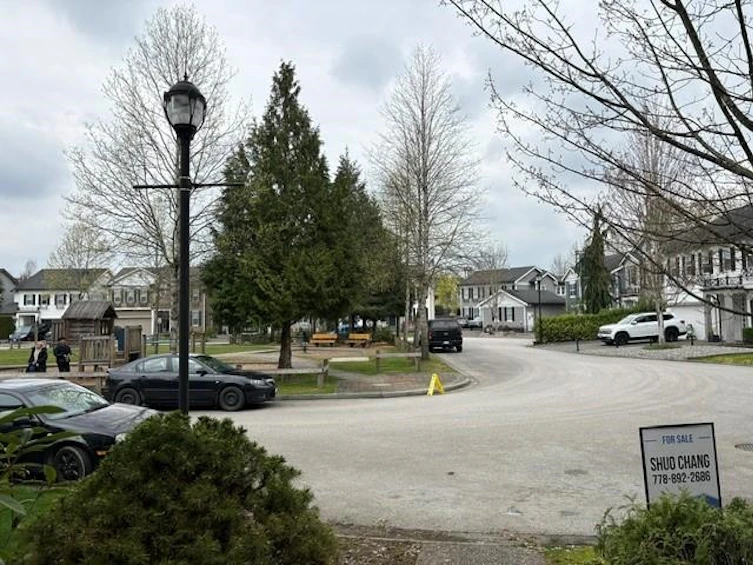 19590 Shingle Bolt Crescent, Pitt Meadows, BC, V3Y 2W7 - 2
