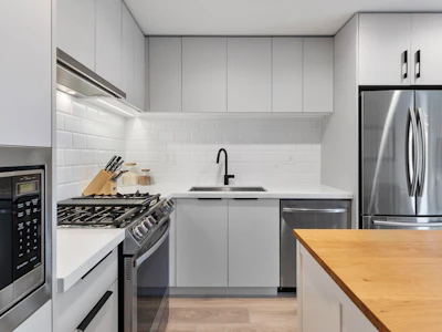 301-3018 St George Street - 4