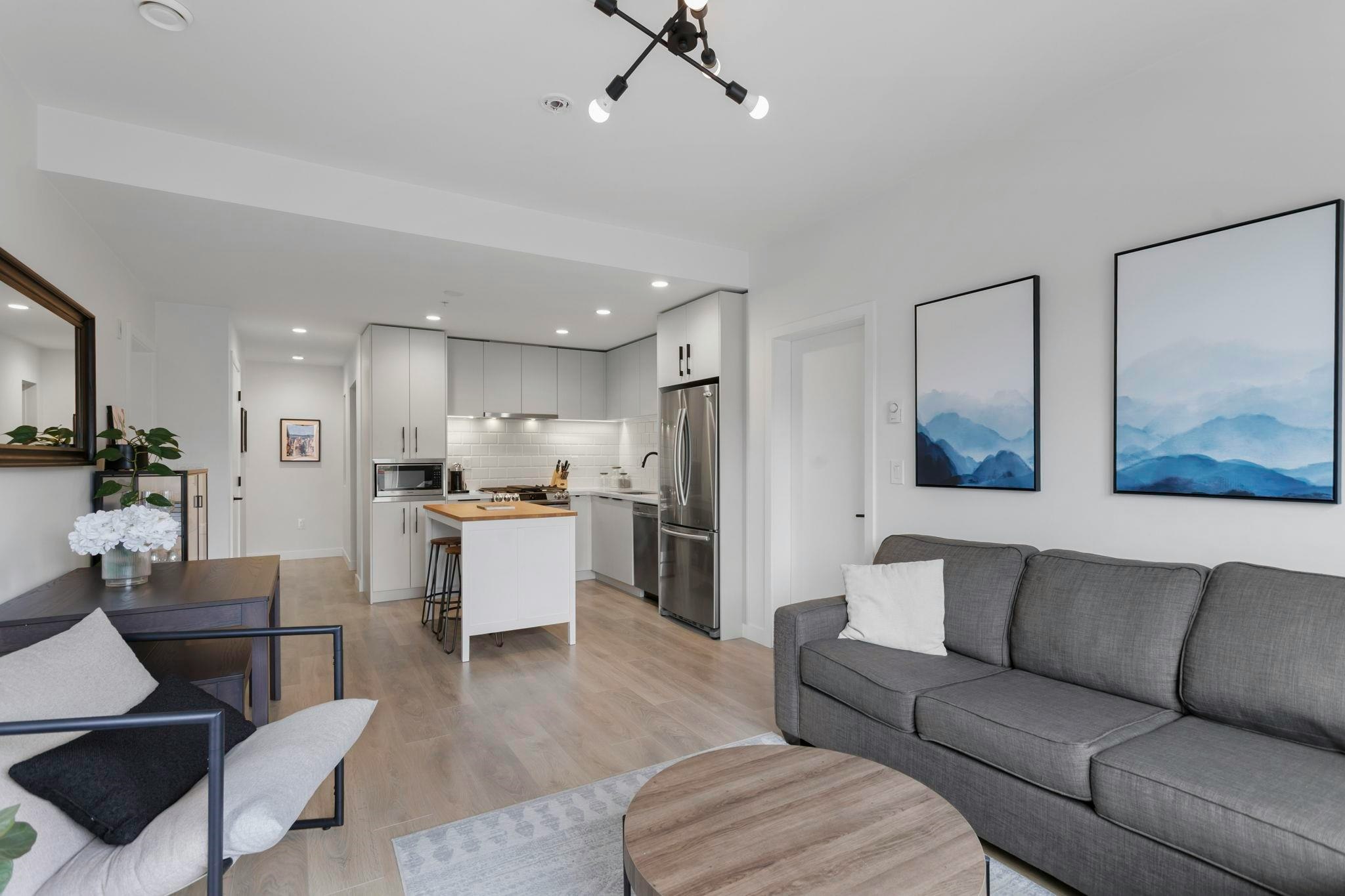 301-3018 St George Street, Port Moody, BC, V3H 2H7