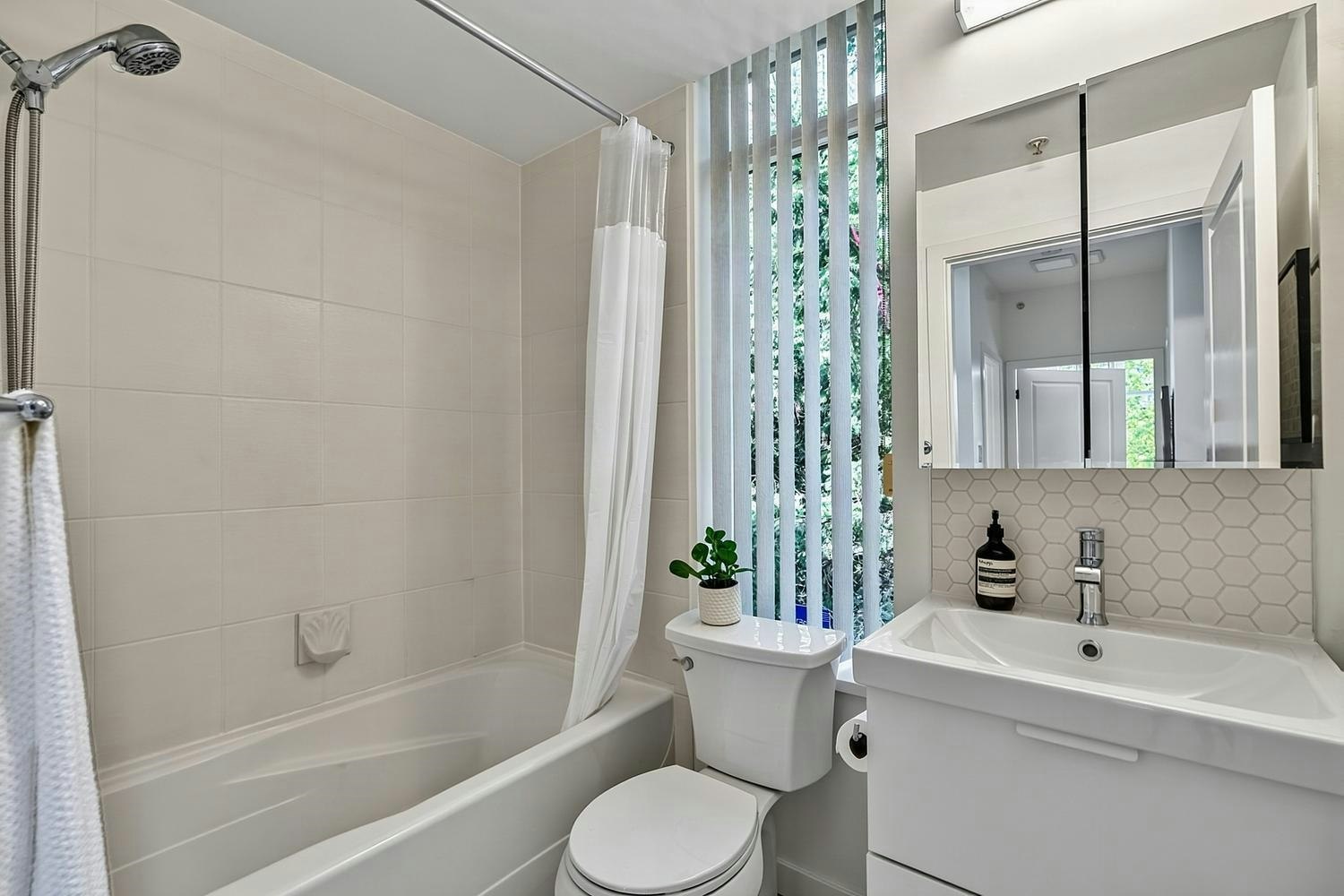 TH5-2088 Madison Avenue, Burnaby, BC, V5C 6T5 - 21