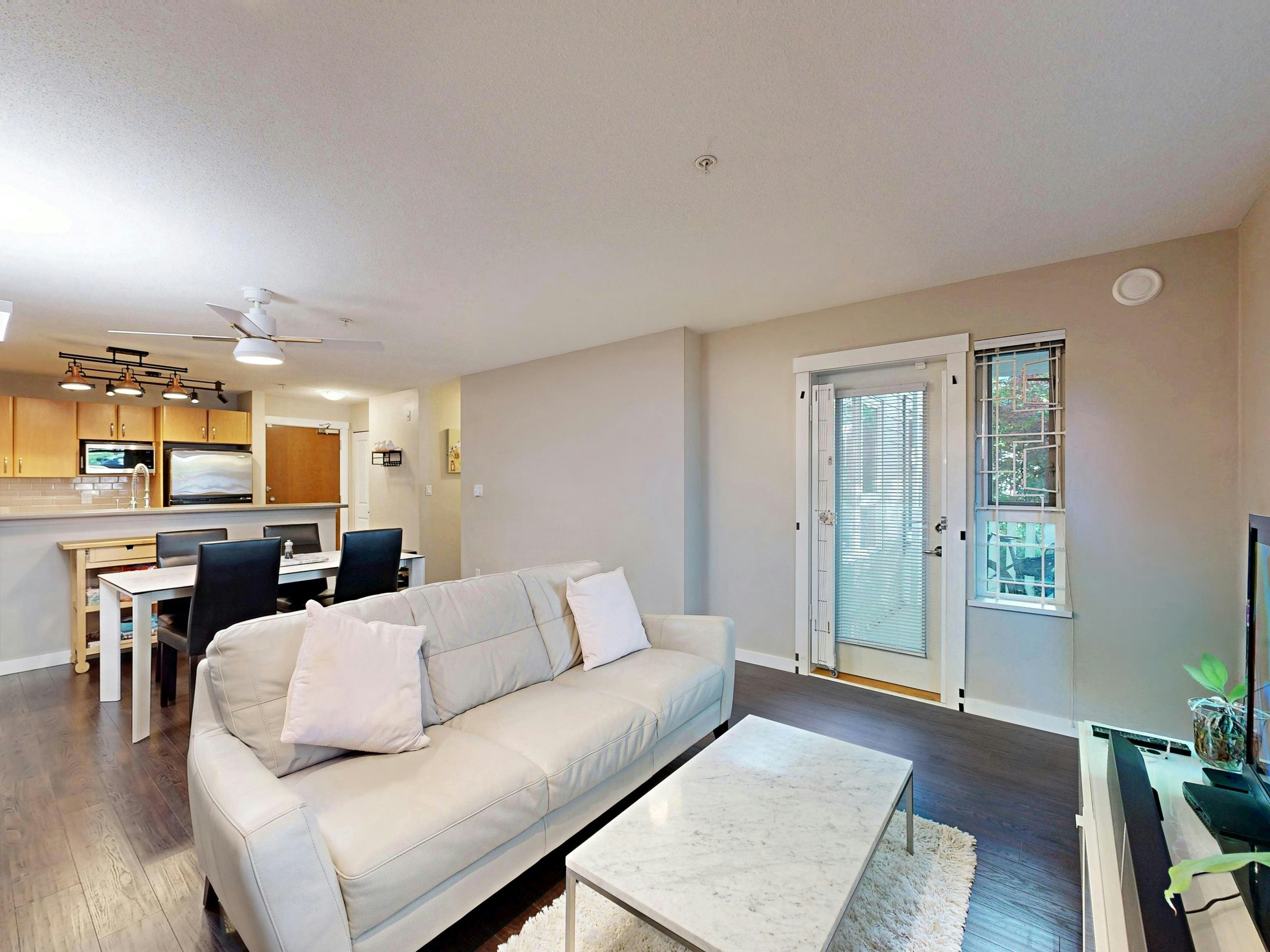 207-4783 Dawson Street, Burnaby, BC, V5C 0A8 - 3