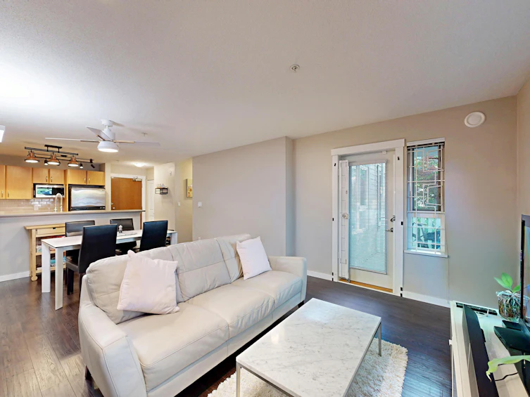 207-4783 Dawson Street, Burnaby, BC, V5C 0A8 - 3