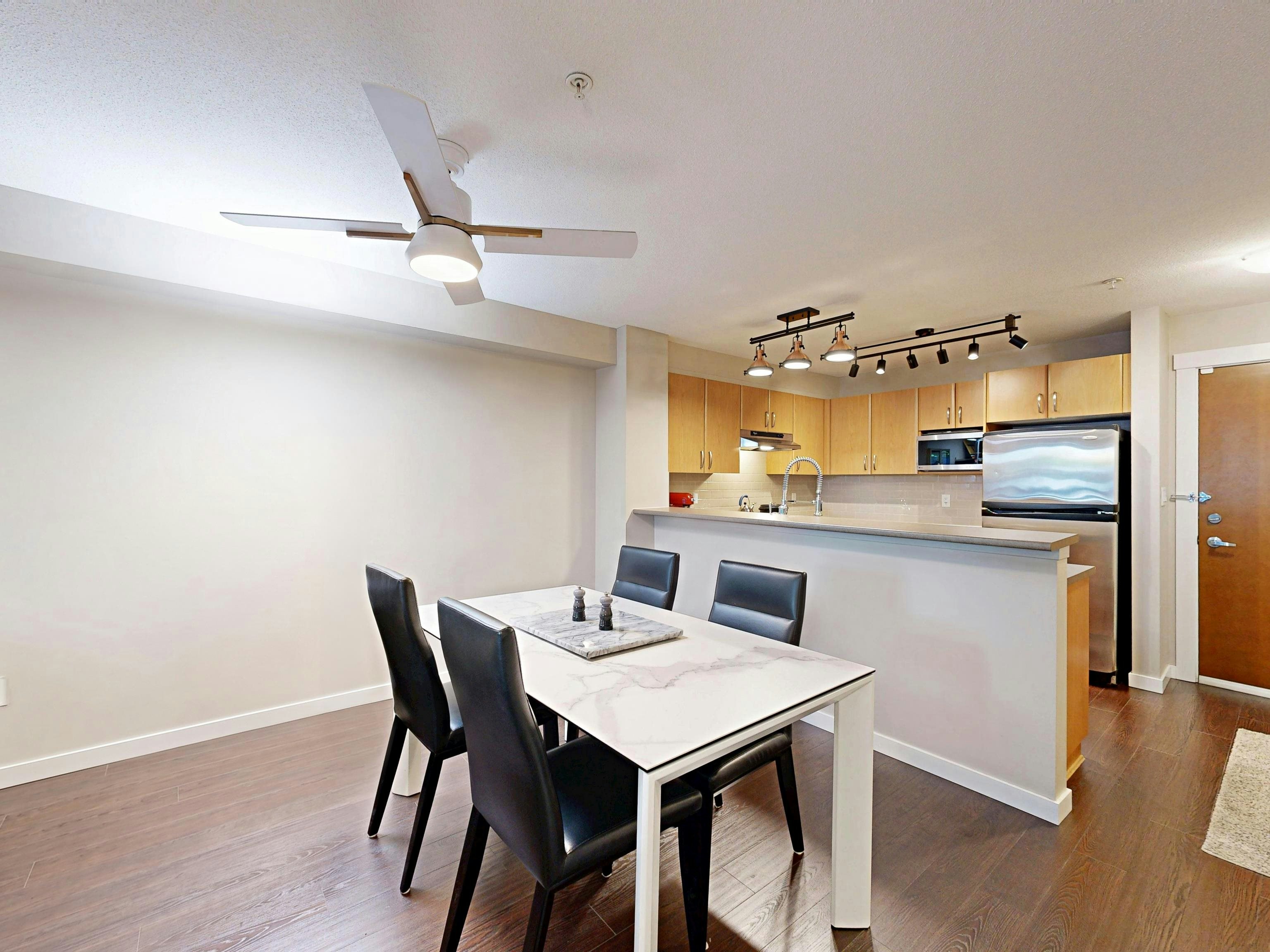 207-4783 Dawson Street, Burnaby, BC, V5C 0A8 - 4