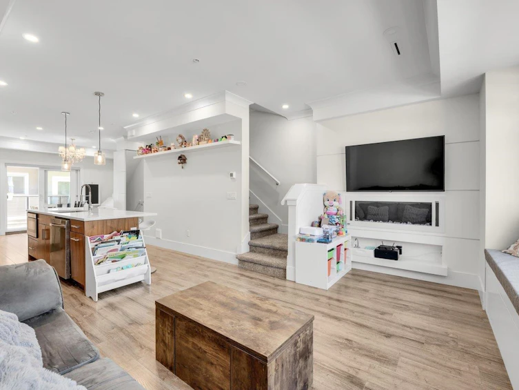 4916 Ellis Lane, Delta, BC, V4K 0E1 - 2