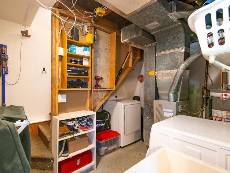 816 E 30th Avenue, Vancouver, BC, V5V 2W1 - 34