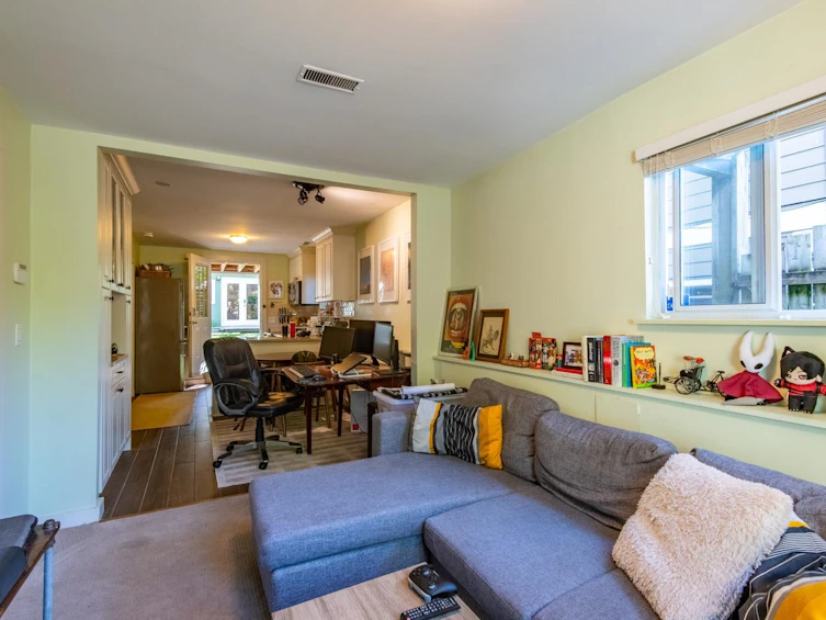 816 E 30th Avenue, Vancouver, BC, V5V 2W1 - 31