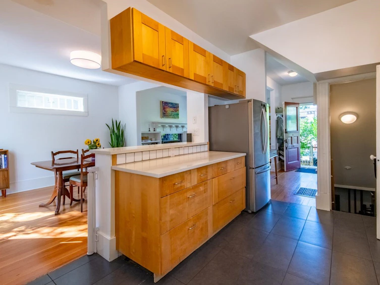 816 E 30th Avenue, Vancouver, BC, V5V 2W1 - 16
