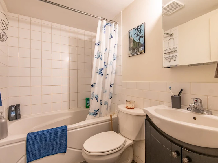 816 E 30th Avenue, Vancouver, BC, V5V 2W1 - 33