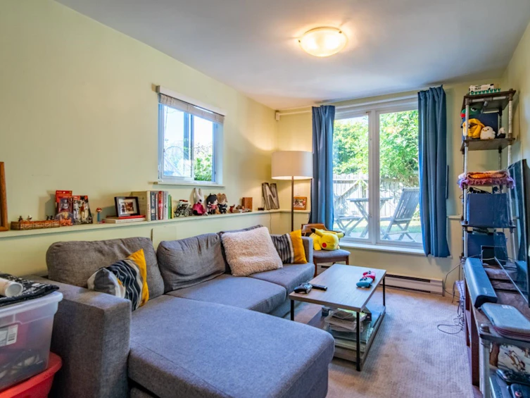 816 E 30th Avenue, Vancouver, BC, V5V 2W1 - 30