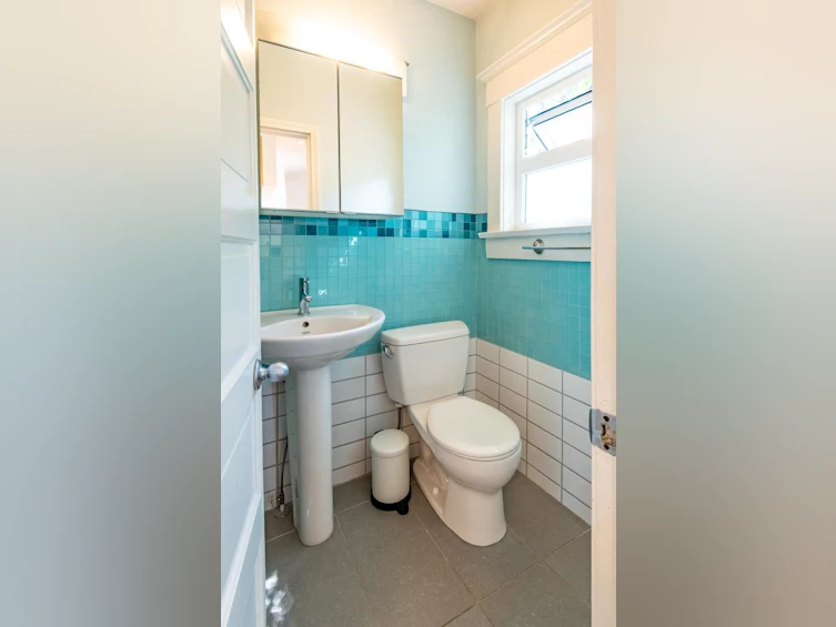 816 E 30th Avenue, Vancouver, BC, V5V 2W1 - 17