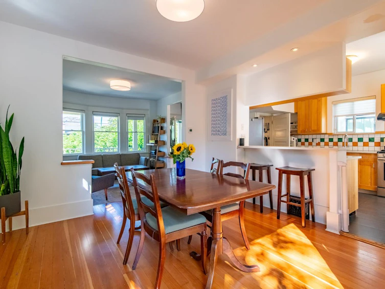 816 E 30th Avenue, Vancouver, BC, V5V 2W1 - 10
