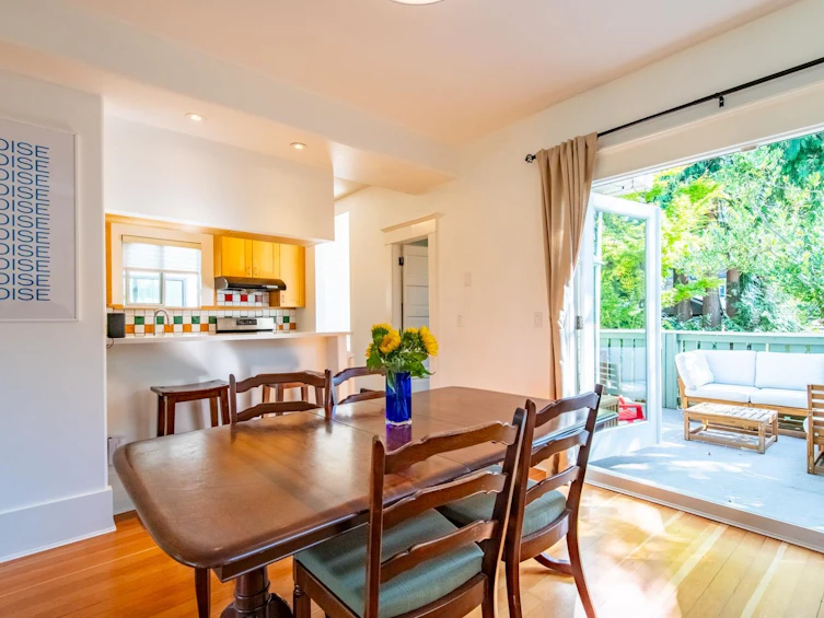 816 E 30th Avenue, Vancouver, BC, V5V 2W1 - 9