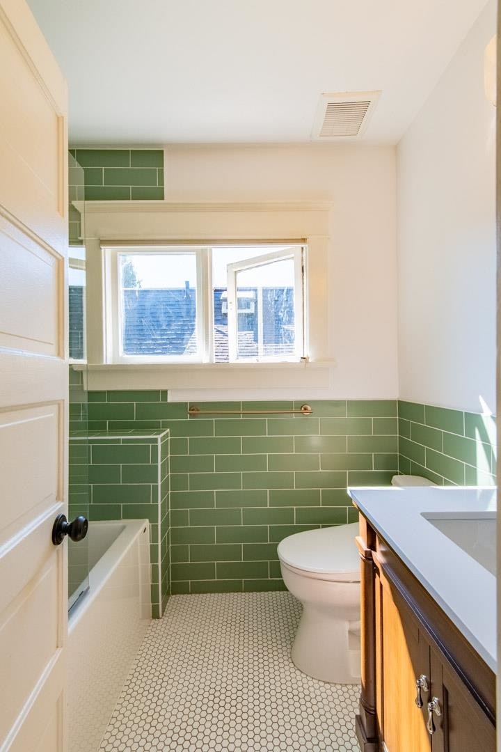 816 E 30th Avenue, Vancouver, BC, V5V 2W1 - 19