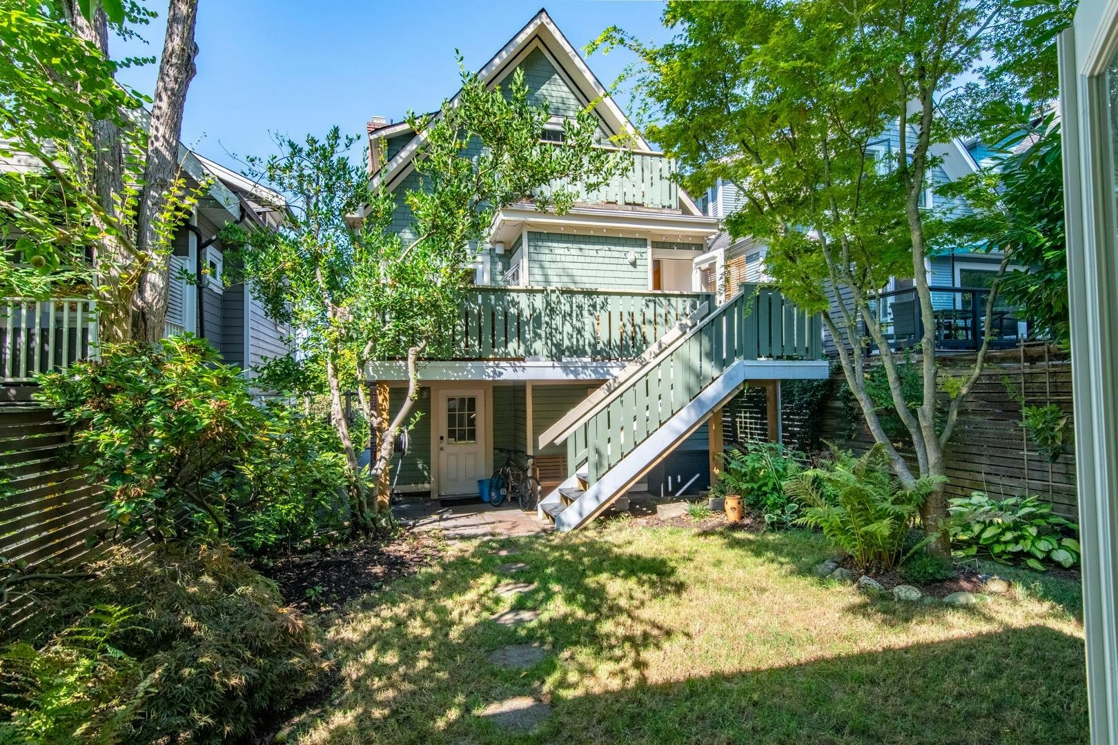 816 E 30th Avenue, Vancouver, BC, V5V 2W1 - 26