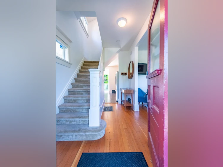816 E 30th Avenue, Vancouver, BC, V5V 2W1 - 4