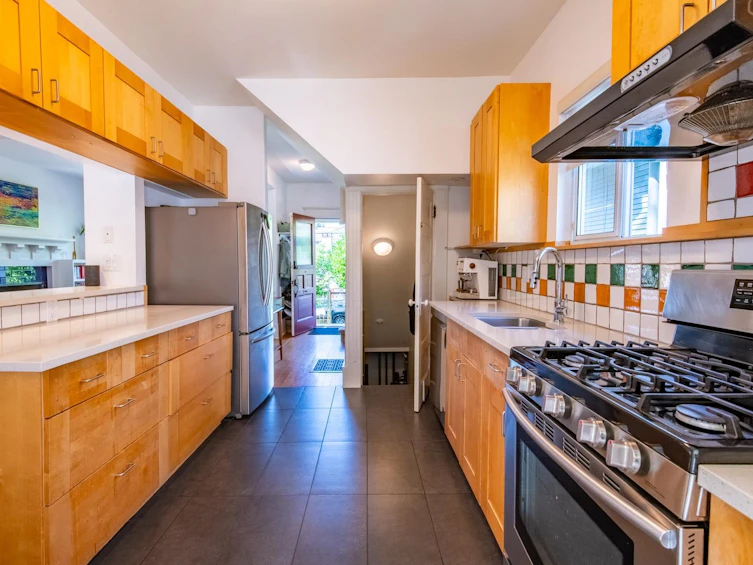 816 E 30th Avenue, Vancouver, BC, V5V 2W1 - 15