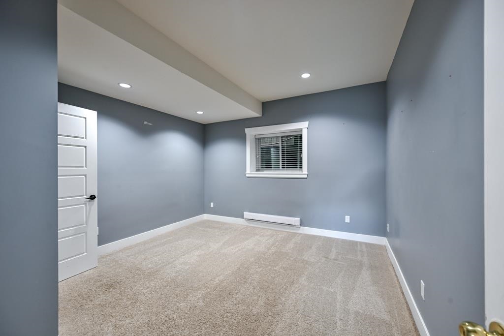 33861 Melburn Drive, Mission, BC, V2V 7S2 - 40