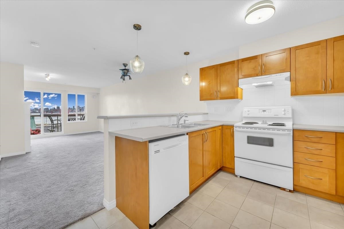 208-333 E 1st Street, North Vancouver, BC, V7L 4W9 - 5