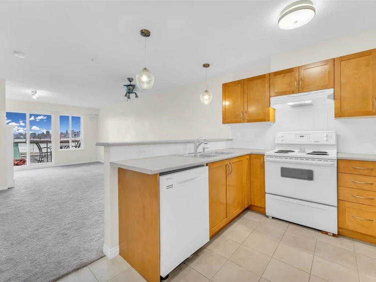 208-333 E 1st Street, North Vancouver, BC, V7L 4W9 - 5